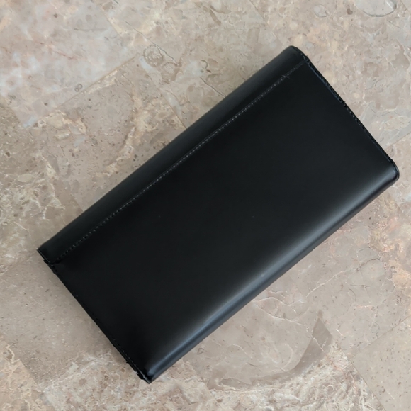 NWOT Salvatore Ferragamo Black Leather with Silver Hardware Wallet - Picture 3 of 6